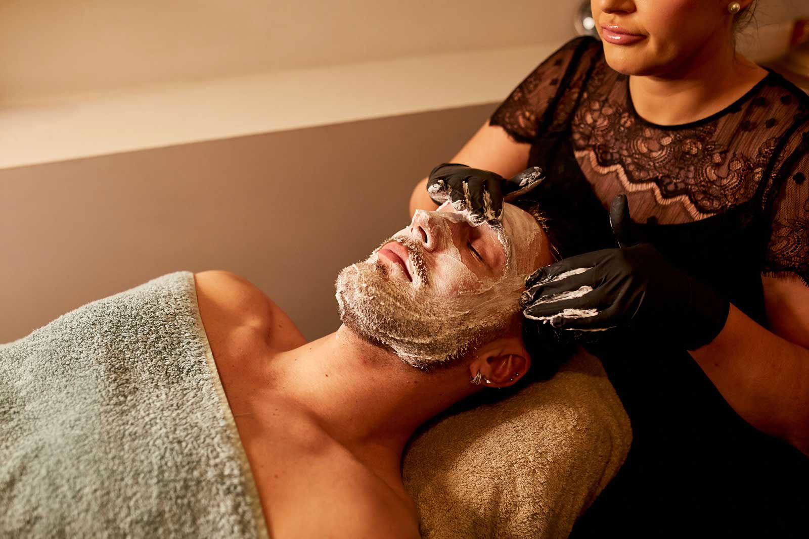 Facial services for men - Face of Man